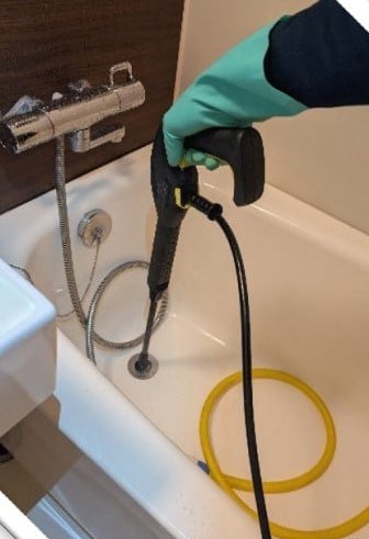バスタブの排水口を洗浄